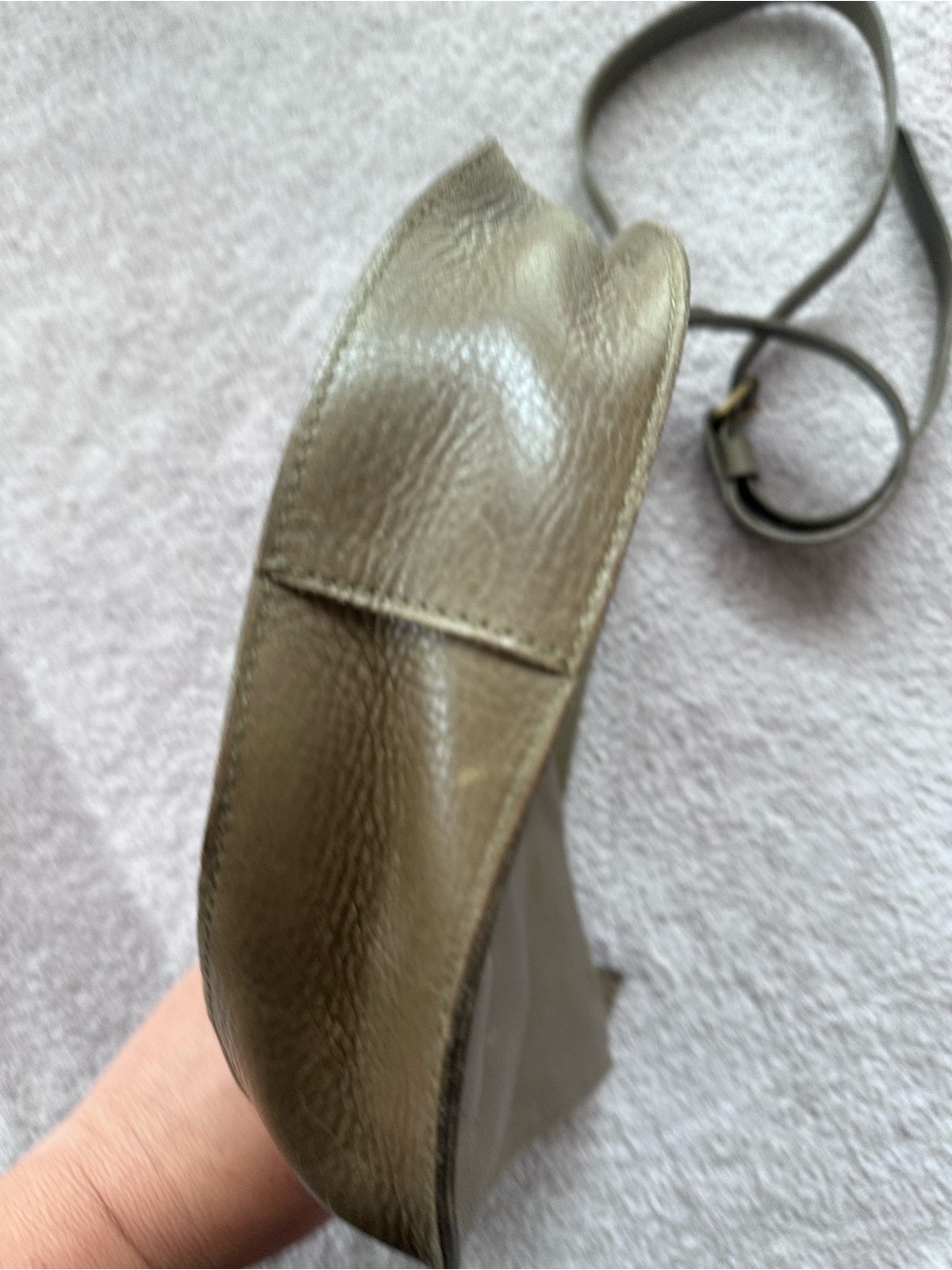 Madewell Classic Olive Leather Crossbody Bag with Removable Stripe Strap - Picture 5 of 12
